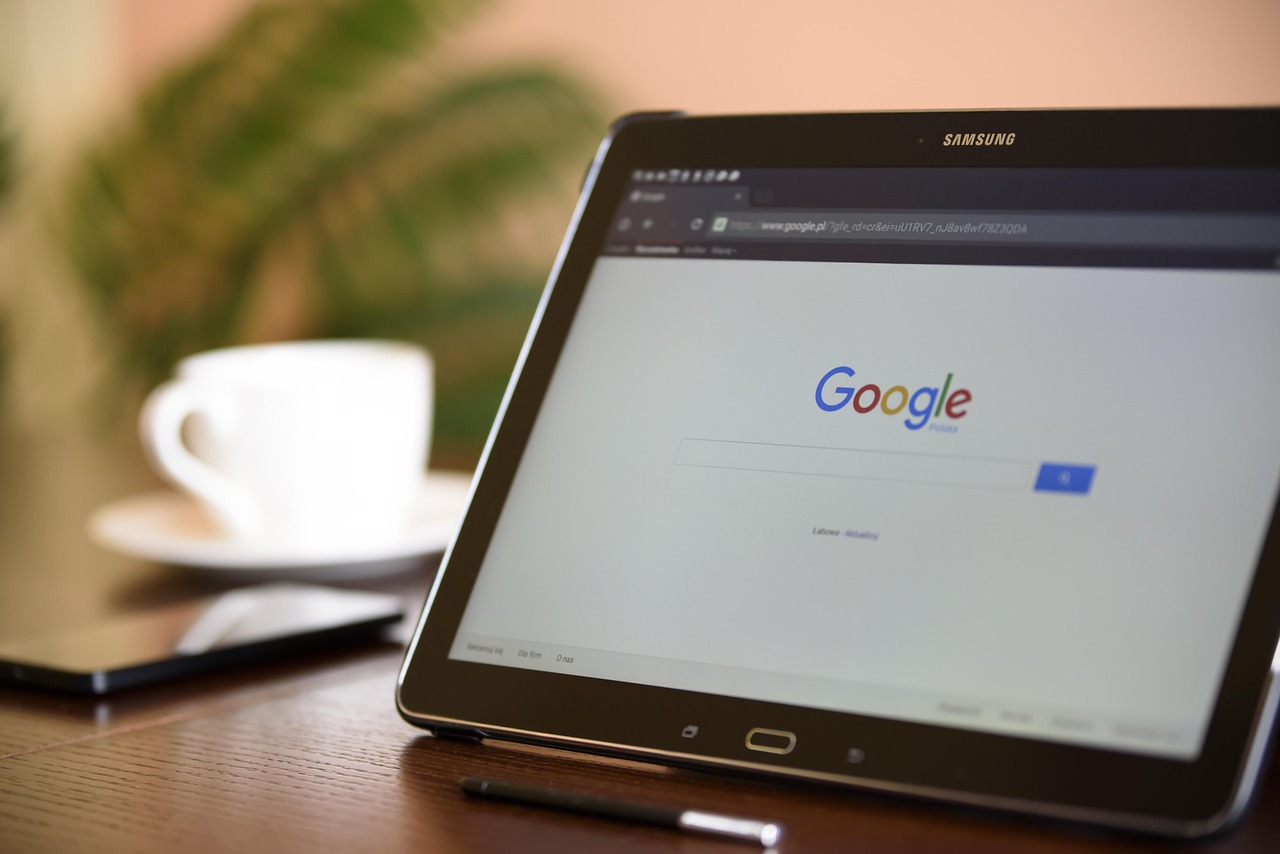 Internet search engine, tablet, samsung — 9 Business Goals for a Thriving 2024
