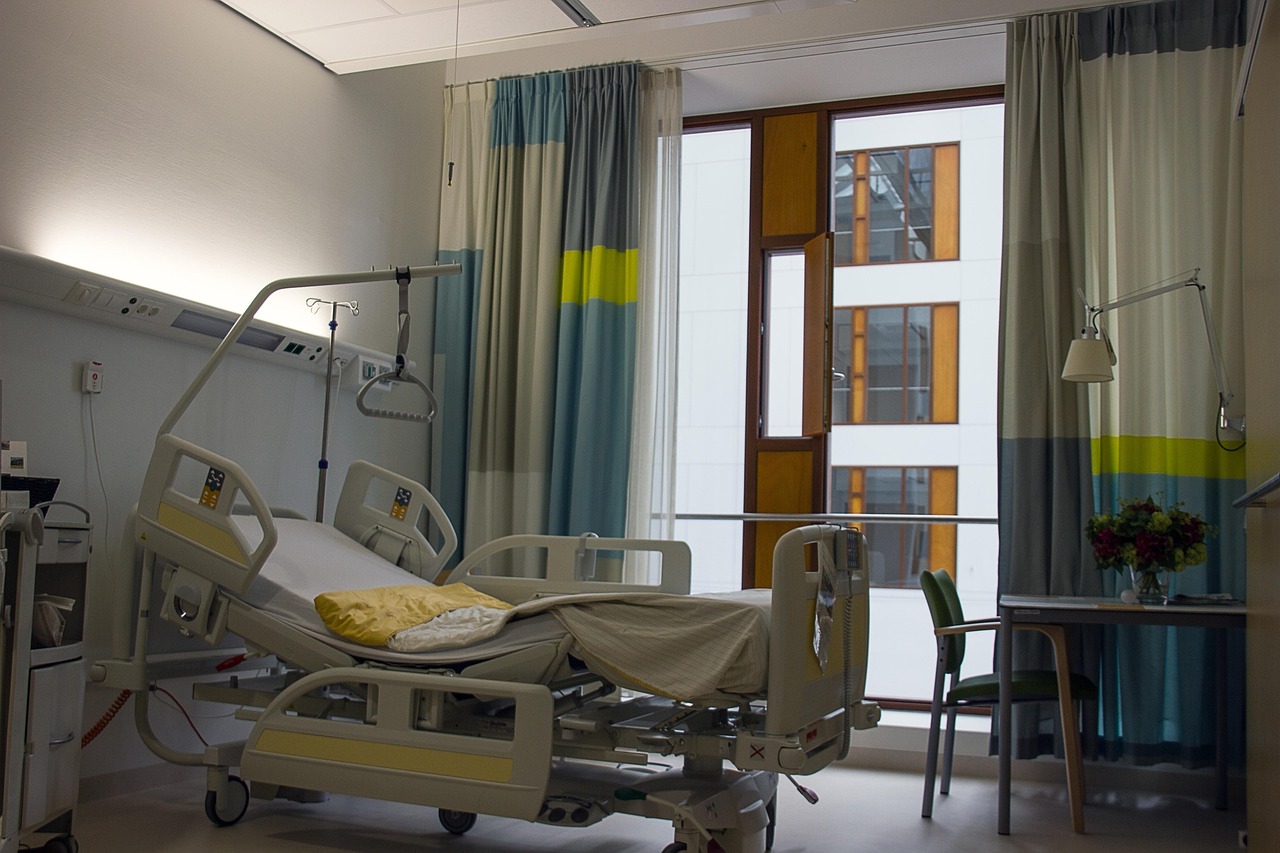 Concern, hopital, room — Dental clinic in Hungary: What prices can you expect?