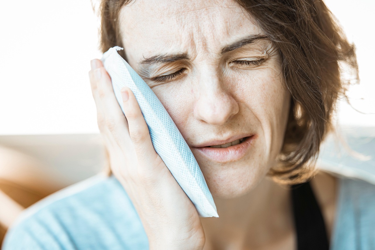 Girl, ice pack, toothache — How Magic Mushrooms Are Transforming Perceptions of Mental Health?