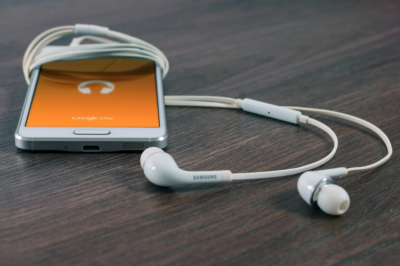 Mobile, phone, samsung — Optimization With The Help of SEO experts Can Increase Brand Popularity Quickly