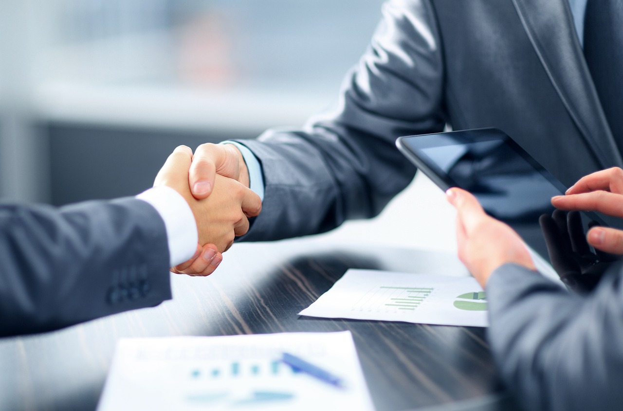 Finance, bank, banking — Real-Time Monitoring for High Risk Transactions