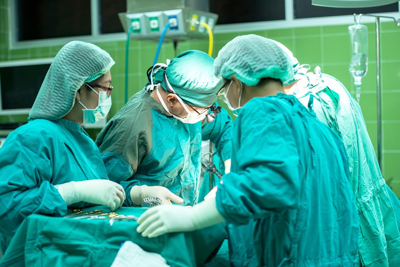Surgery, hospital, doctor — Why cbd oil is gaining attention in natural pain management?